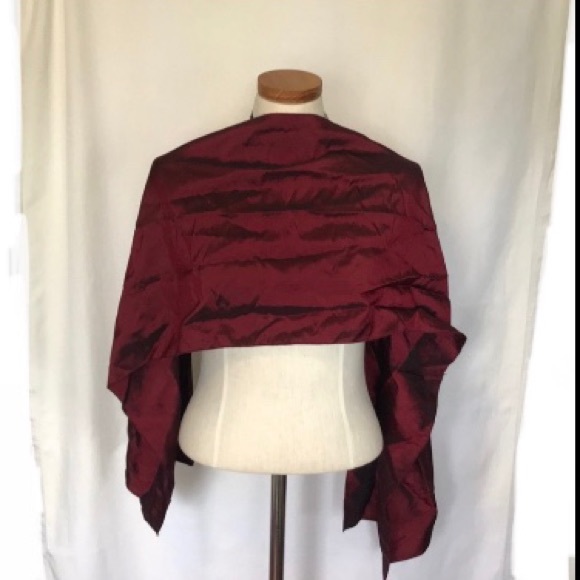 Red Dress - Picture 5 of 12